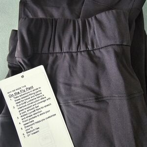 Lululemon on the fly pant/black  size 4